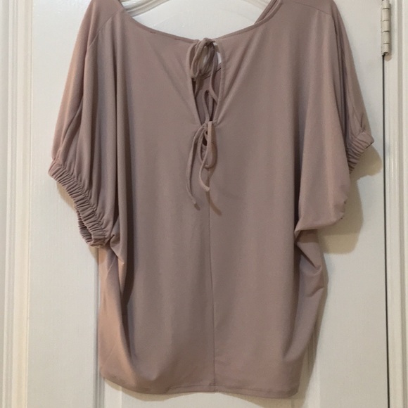 Express ❤️ Blouse - Picture 3 of 3